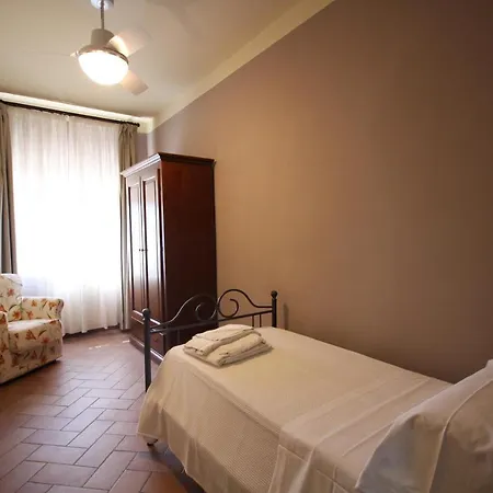 Casale Dello Sparviero בית חווה *