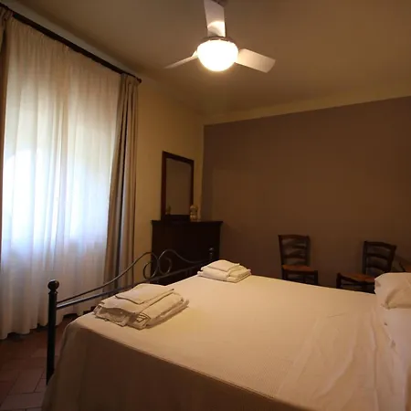 בית חווה Casale Dello Sparviero *