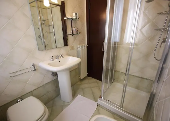 ファームステイ Casale Dello Sparviero カステッリーナ・イン・キアンティ シエナ