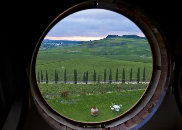 ファームステイ Casale Dello Sparviero カステッリーナ・イン・キアンティ シエナ